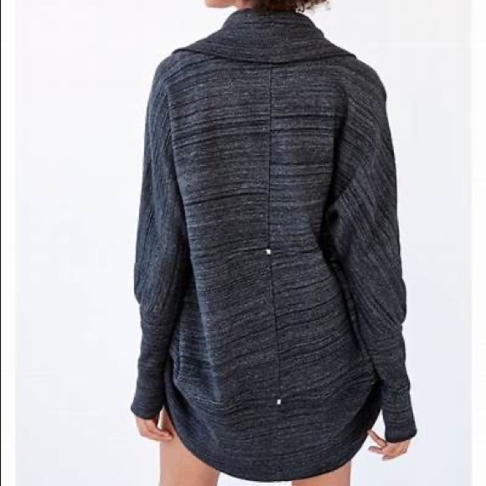 Wilfred Aritzia Black Gray Cocoon Sweatshirt Cardigan Loungewear Athleisure